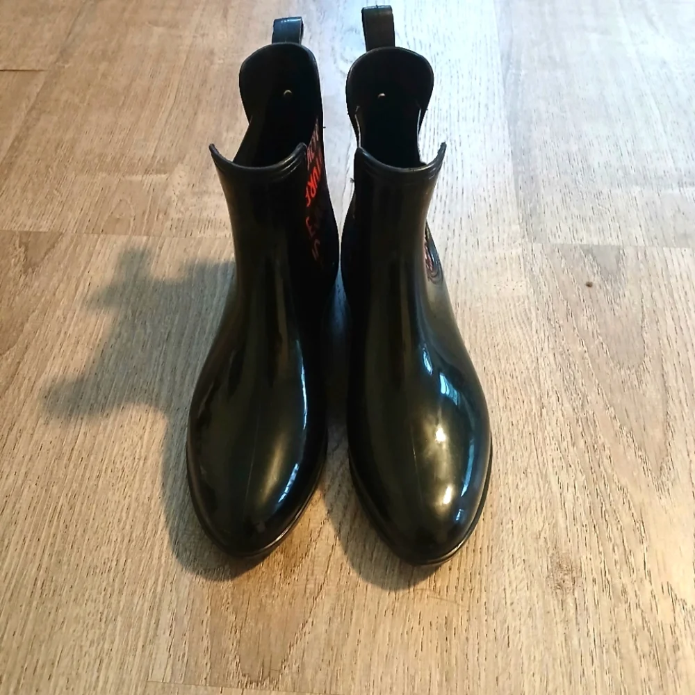 Juicy Couture Black Ankle Rain Boots - Picture 1 of 9